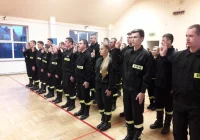 Uroczystość ślubowania oraz wręczenia zaświadczeń strażakom po ukończonym kursie podstawowym - zdjęcie główne
