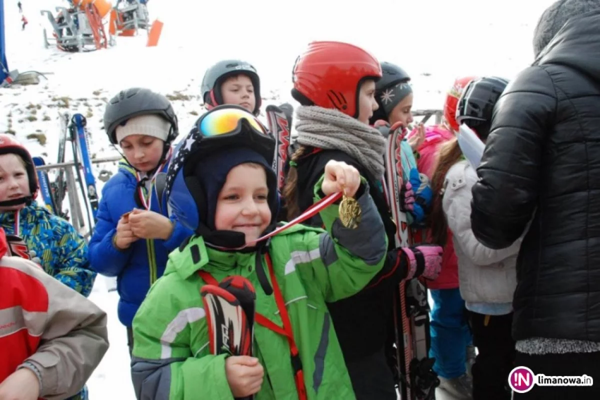 60 młodych narciarzy „Jeździło z głową”