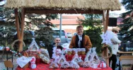 Świąteczny klimat podczas I Powiatowego Kiermaszu Bożonarodzeniowego - zdjęcie 5