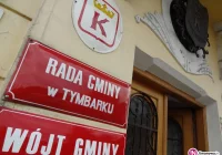 Grupa radnych, wśród których jest obecny wójt, po wyroku musiała przeprosić - zdjęcie główne