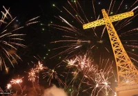 POWITANIE NOWEGO ROKU 2020 W ŚWIETLE SZTUCZNYCH OGNI - zdjęcie główne