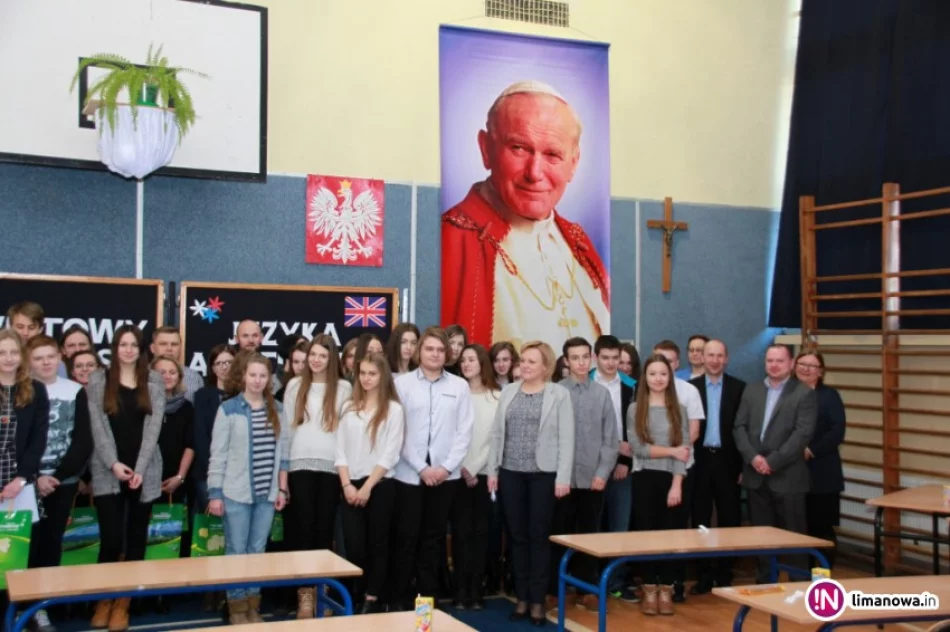 Monika Wilczek zwyciężyła w Powiatowym Konkursie Języka Angielskiego - zdjęcie 4