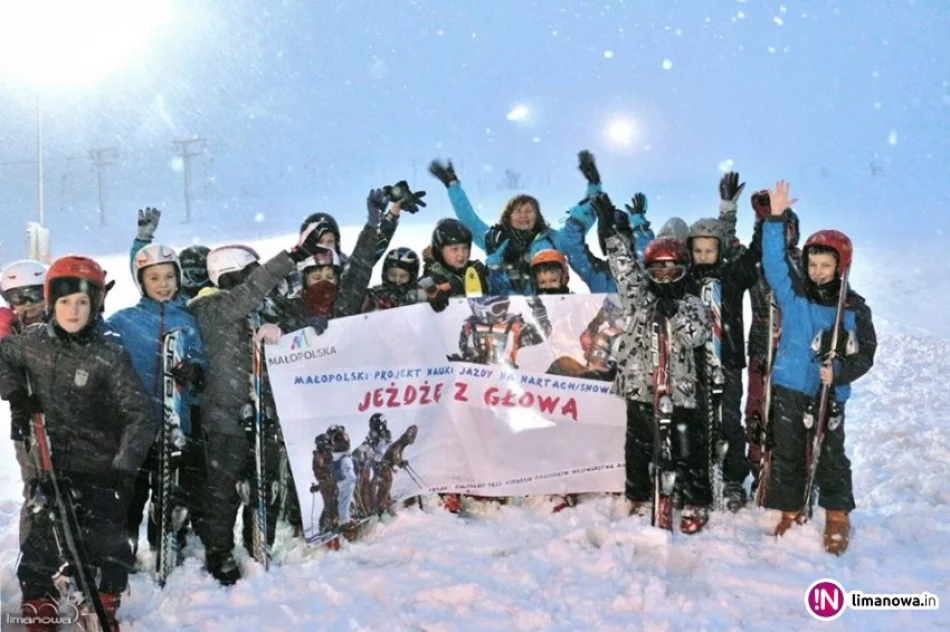 Małym narciarzom śnieżyca niestraszna - zdjęcie 3