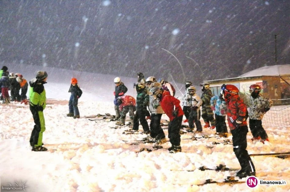 Małym narciarzom śnieżyca niestraszna - zdjęcie 4