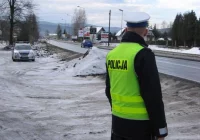 Działania małopolskich policjantów ruchu drogowego podczas wyjazdów sylwestrowych i noworocznych - zdjęcie główne