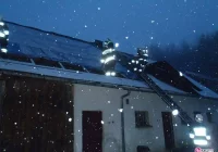 Wiat zerwał dach z budynku w Popardowej - zdjęcie główne