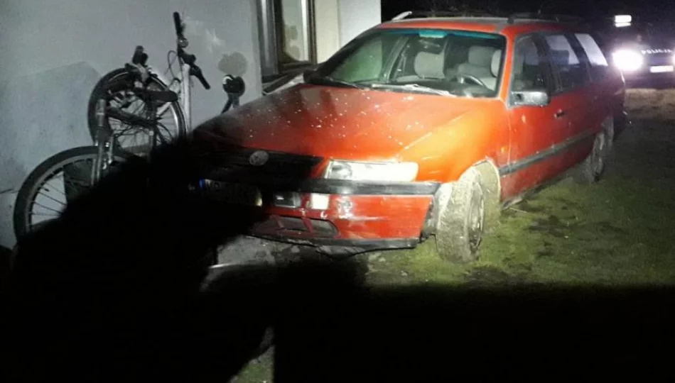 Nocny pościg przez 30 km. Pijany 32-latek staranował radiowóz, wypadł z jezdni i uderzył w dom - zdjęcie 1