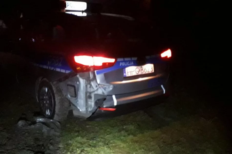 Nocny pościg przez 30 km. Pijany 32-latek staranował radiowóz, wypadł z jezdni i uderzył w dom - zdjęcie 2