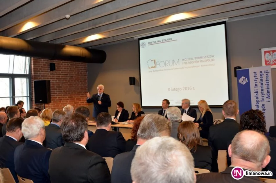 O systemie oświaty i naborze do konkursów MRPO z wójtami, burmistrzami i prezydentami Małopolski - zdjęcie 2