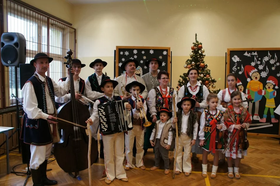 Wyjątkowy koncert kolęd i pastorałek w zabytkowej świątyni - zdjęcie 3