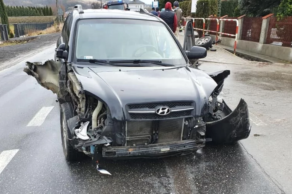 Zderzenie trzech pojazdów na drodze wojewódzkiej - zdjęcie 3