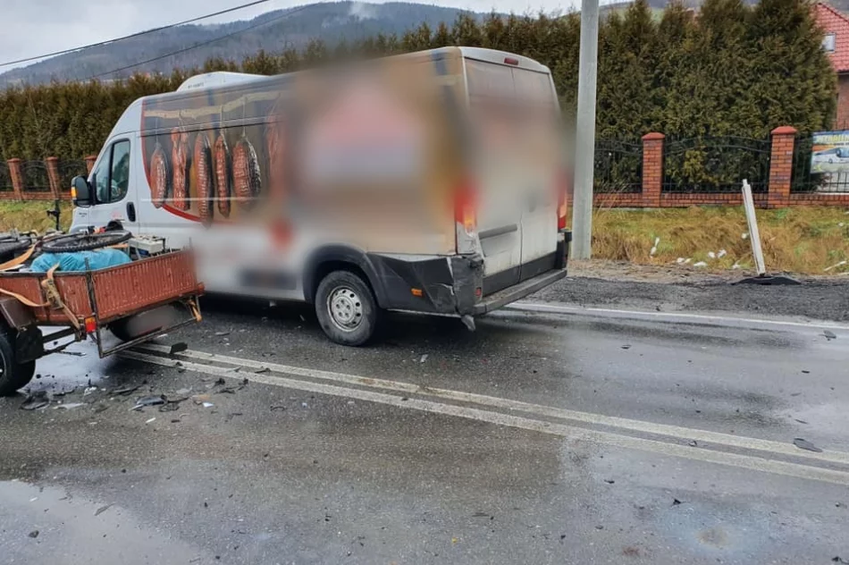 Zderzenie trzech pojazdów na drodze wojewódzkiej - zdjęcie 5