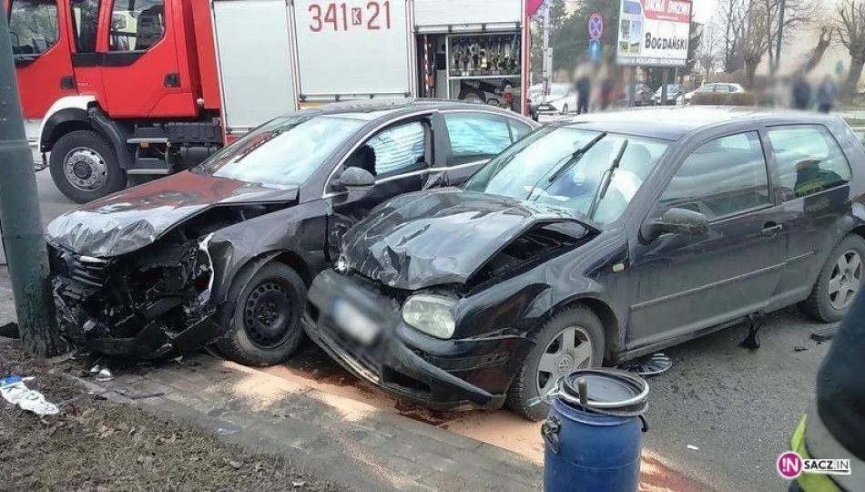 Na Królowej Jadwigi w Nowym Sączu kolizja trzech samochodów - zdjęcie 1