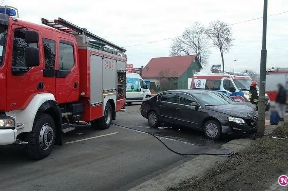Na Królowej Jadwigi w Nowym Sączu kolizja trzech samochodów - zdjęcie 2