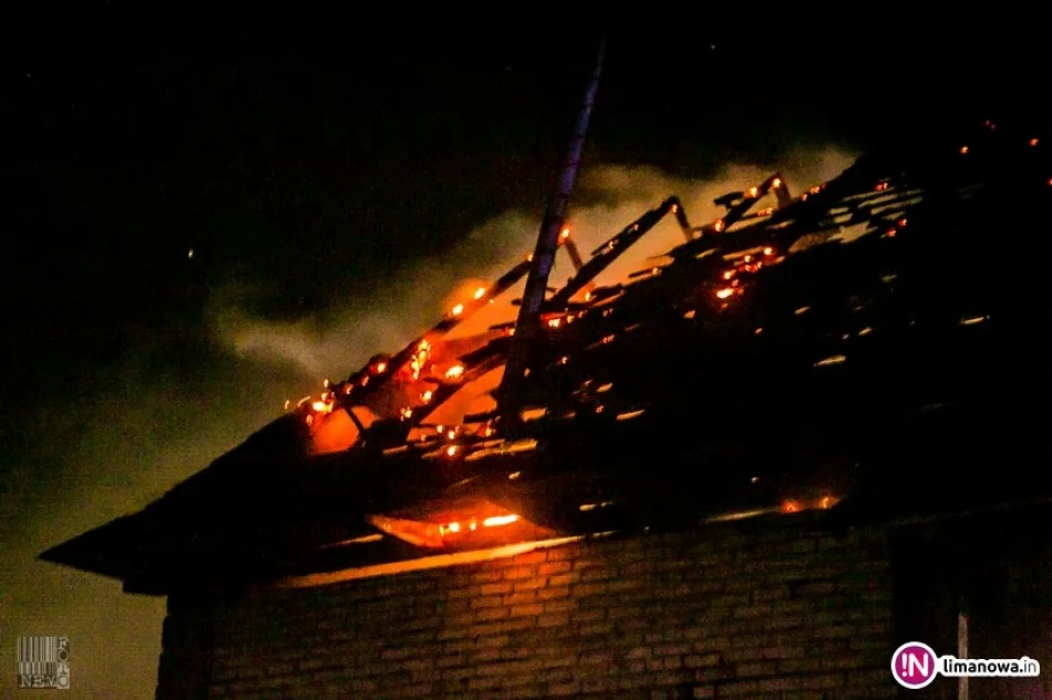 Pożar budynku gospodarczego - jedna osoba trafiła do szpitala (wideo) - zdjęcie 2