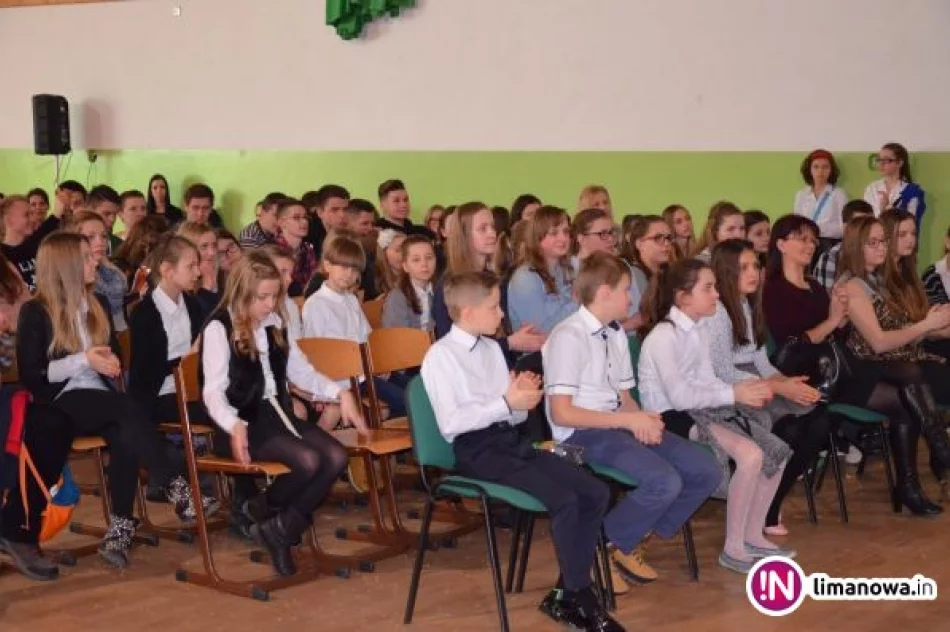 Noworoczne kolędowanie w ZSTI - zdjęcie 2