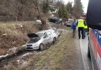 W Andrzejówce samochód osobowy wypadł z drogi - zdjęcie główne