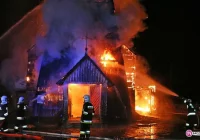 W Libuszy spłonął drewniany kościół - zdjęcie główne