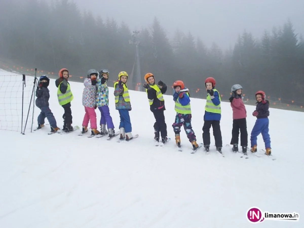 Dzieci ze szkół rozpoczęły naukę jazdy na nartach