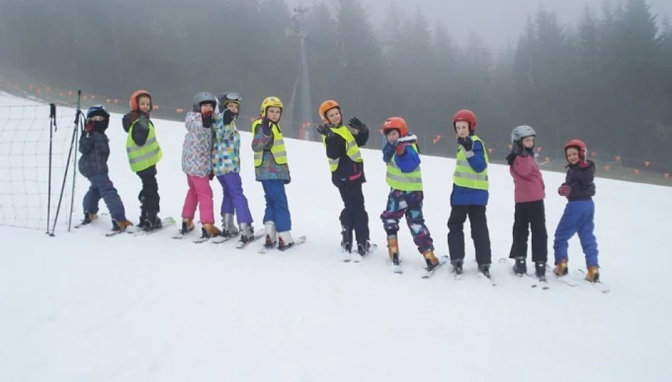 Dzieci ze szkół rozpoczęły naukę jazdy na nartach - zdjęcie 1
