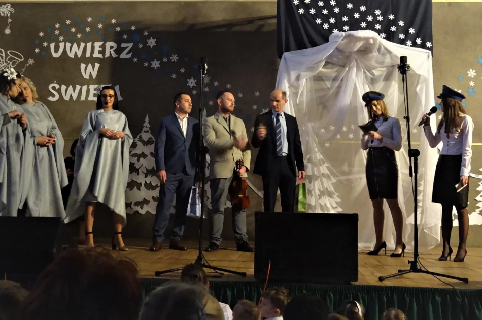 "Uwierz w Święta" - pełna sala na Koncercie Noworocznym - zdjęcie 6