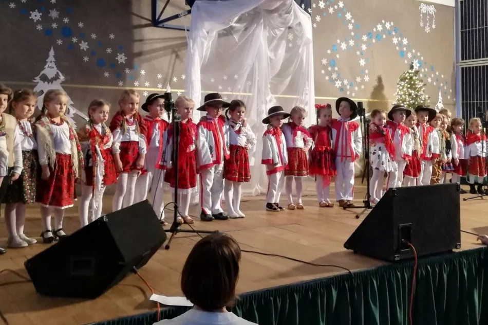 "Uwierz w Święta" - pełna sala na Koncercie Noworocznym - zdjęcie 8