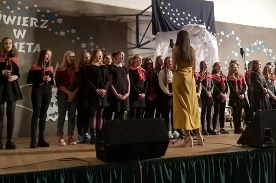 "Uwierz w Święta" - pełna sala na Koncercie Noworocznym - zdjęcie 9