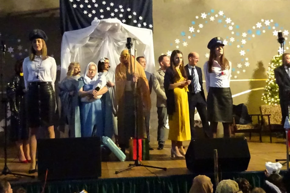 "Uwierz w Święta" - pełna sala na Koncercie Noworocznym - zdjęcie 14