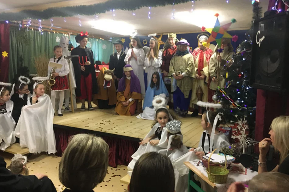 Kolędowanie w SP nr 2 w Siekierczynie - zdjęcie 3