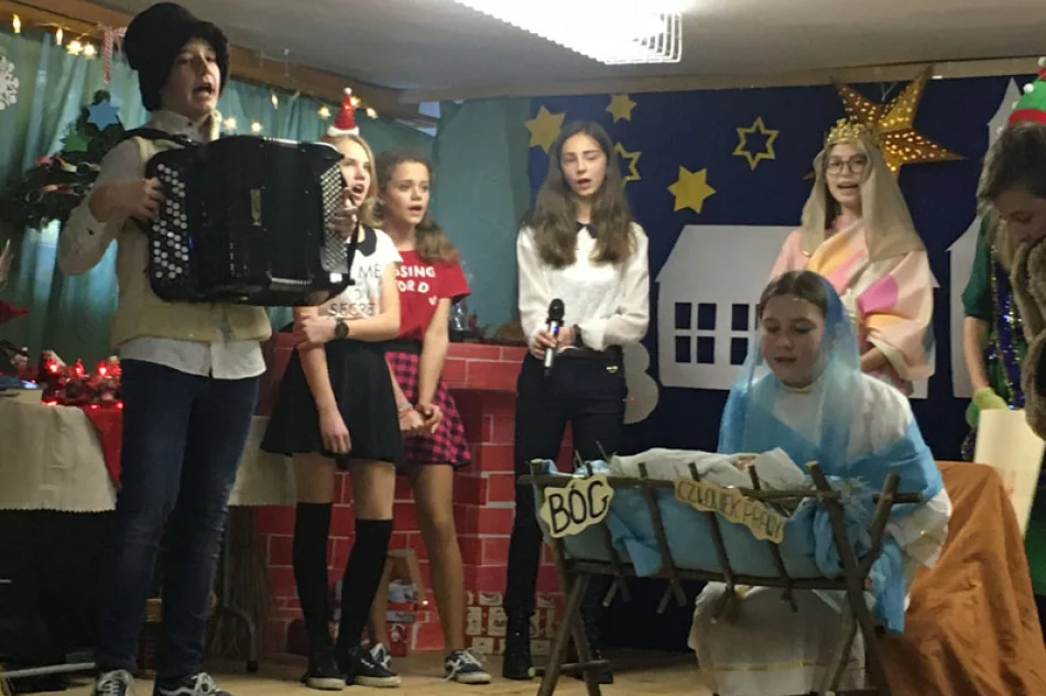 Kolędowanie w SP nr 2 w Siekierczynie - zdjęcie 4