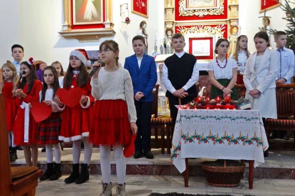 Kolędowanie w SP nr 2 w Siekierczynie - zdjęcie 6