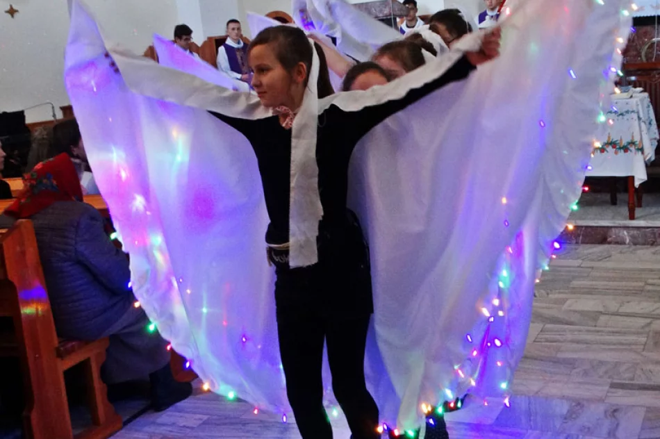 Kolędowanie w SP nr 2 w Siekierczynie - zdjęcie 8