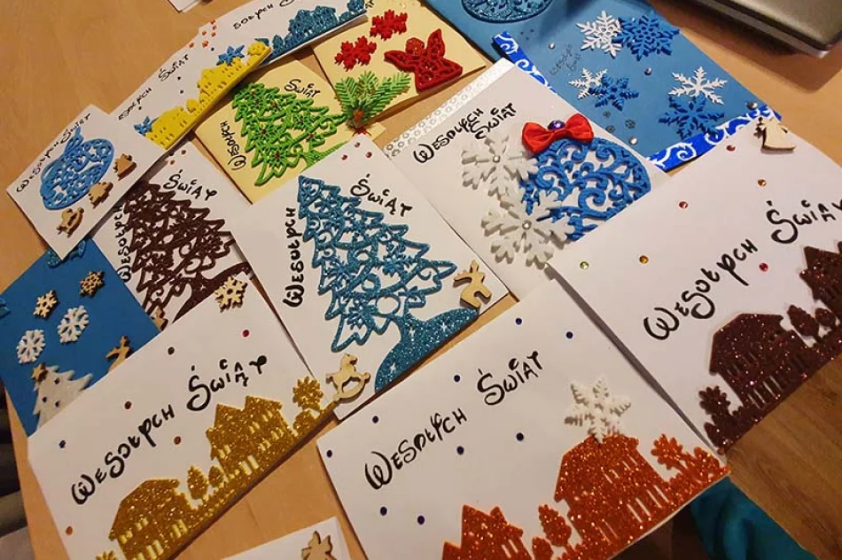 Dobro zawsze wraca… „Razem na święta” - akcja w Szkole Podstawowej nr 2 w Siekierczynie - zdjęcie 8