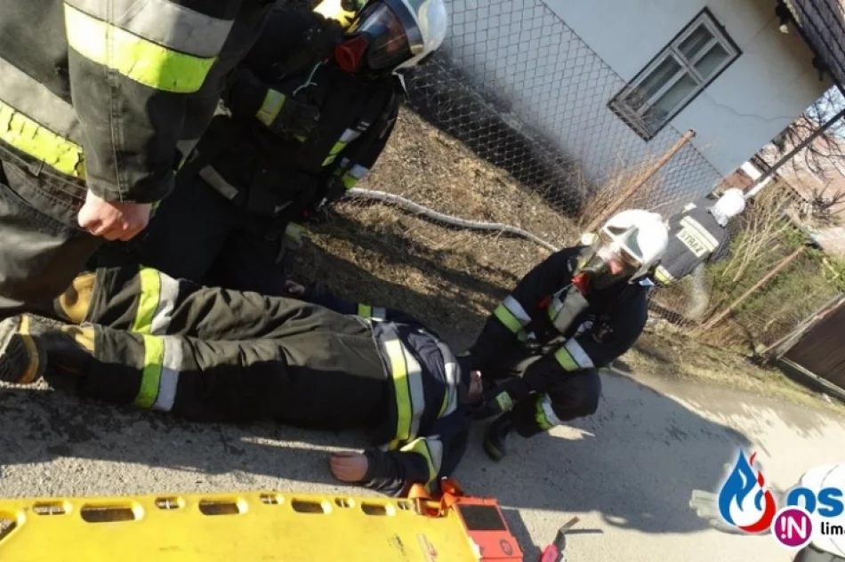 Ćwiczenia strażaków-ochotników - zdjęcie 4