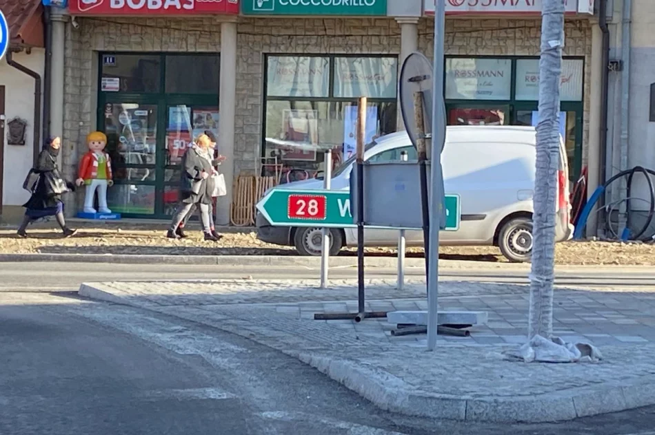 Drogowskazy poprawione, na trwałe oznakowanie poziome trzeba poczekać - zdjęcie 5