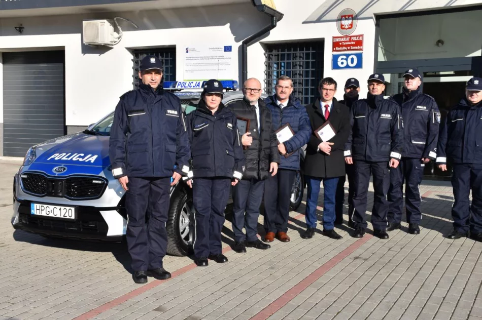 Zakup terenowego radiowozu dofinansowany przez samorządy - zdjęcie 3