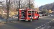 Volkswagen wypadł z drogi i uderzył w drzewo - zdjęcie 3