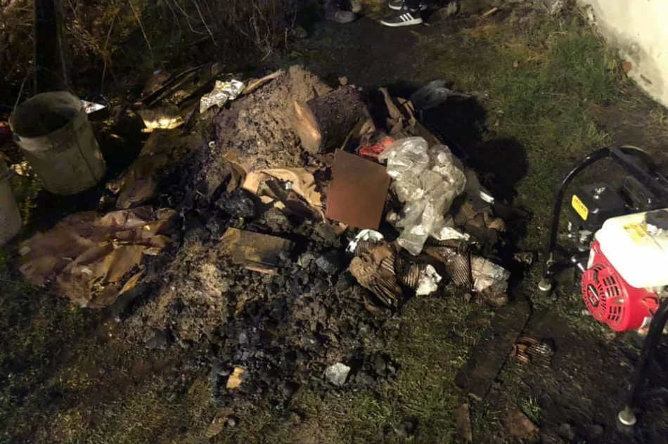 Pożar w kotłowni drewnianego budynku gasiło 26 strażaków - zdjęcie 3