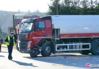 Zderzenie motocykla z cysterną - zdjęcie główne