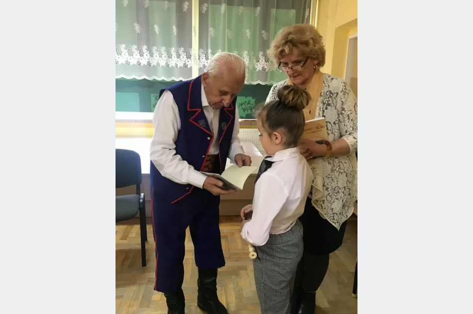 Spotkanie z gawędą Stanisława Ptaszka w Szkole Podstawowej w Kaninie - zdjęcie 8