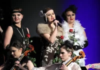 Noworoczny koncert w rytmie przedwojennych filmowych przebojów - zdjęcie główne