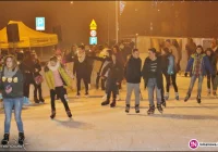 Na jednym lodowisku odbywają się imprezy, drugie zamknięto przez pogodę - zdjęcie główne