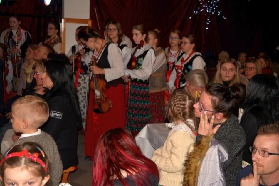 Tłumy na niezwykłym koncercie pamięci - zdjęcie 4