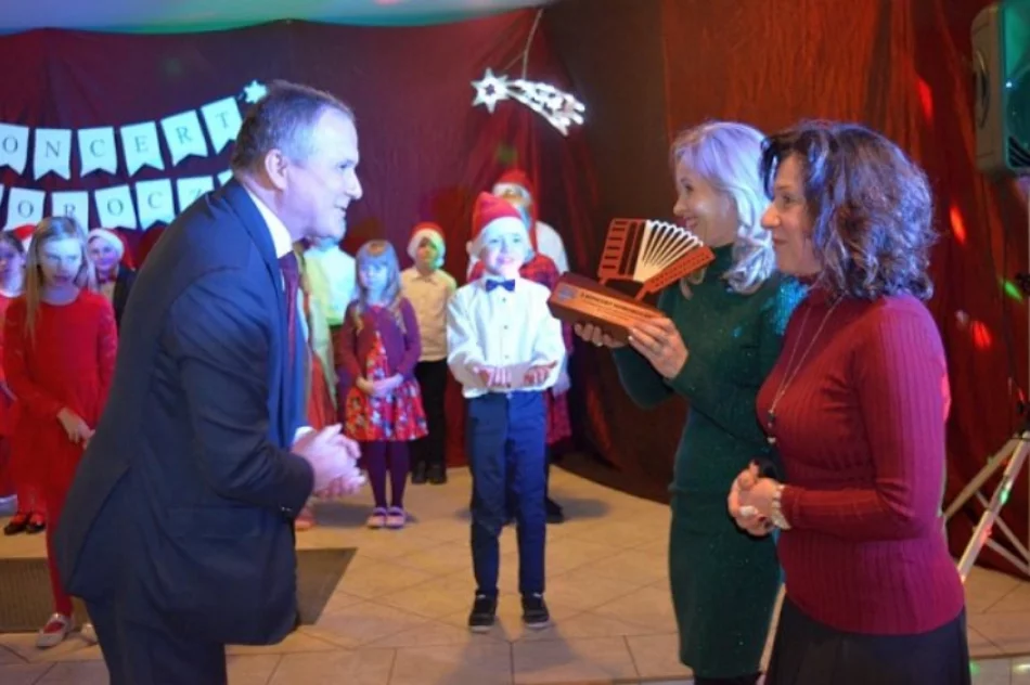 Tłumy na niezwykłym koncercie pamięci - zdjęcie 7