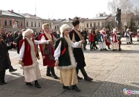 Tegoroczni maturzyści zatańczą poloneza pod Ratuszem - zdjęcie główne