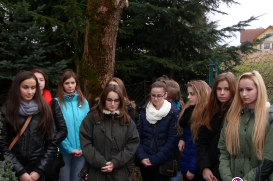 Pamiętali o niewinnych ofiarach Holocaustu - zdjęcie 2