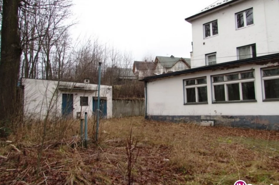 Zamiast darowizny na cel społeczny, budynek sprzedaje Agencja Mienia Wojskowego - zdjęcie 2