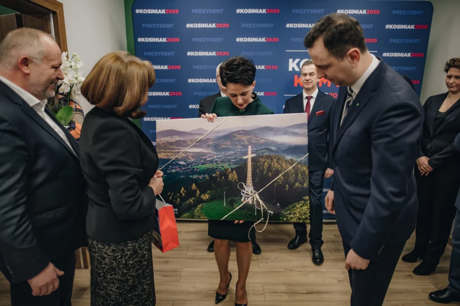 Prezes PSL Kosiniak-Kamysz na otwarciu biura poselskiego Urszuli Nowogórskiej - zdjęcie 11