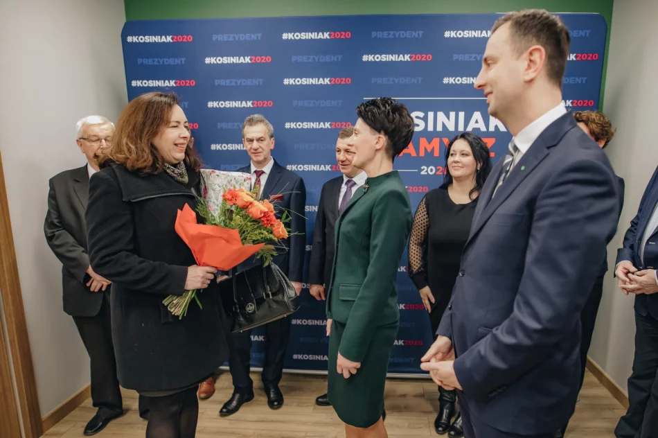 Prezes PSL Kosiniak-Kamysz na otwarciu biura poselskiego Urszuli Nowogórskiej - zdjęcie 18