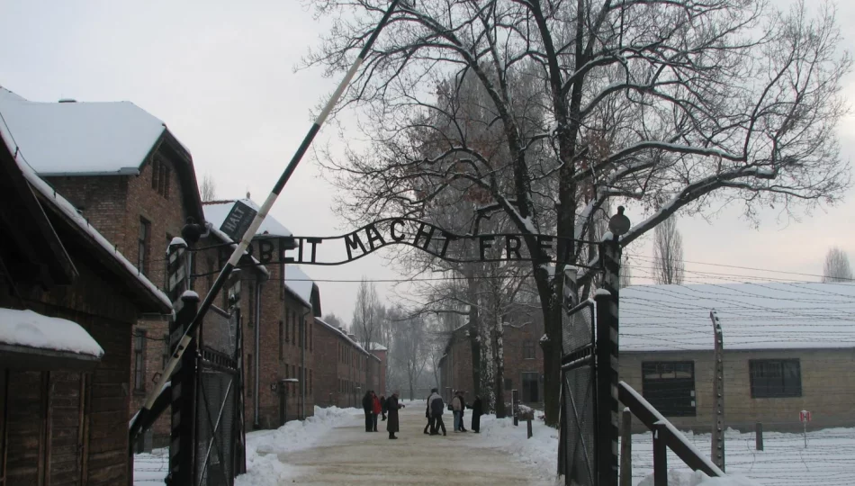 Lokalne obchody wyzwolenia KL Auschwitz - zdjęcie 1